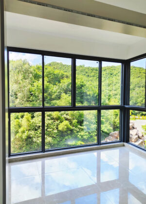 Aluminium slide window
